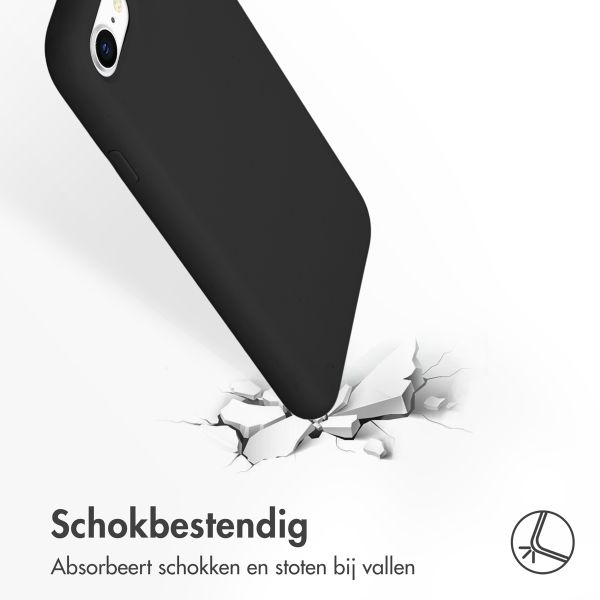 Liquid Silikoncase Schwarz für das iPhone SE (2022 / 2020) / 8 / 7