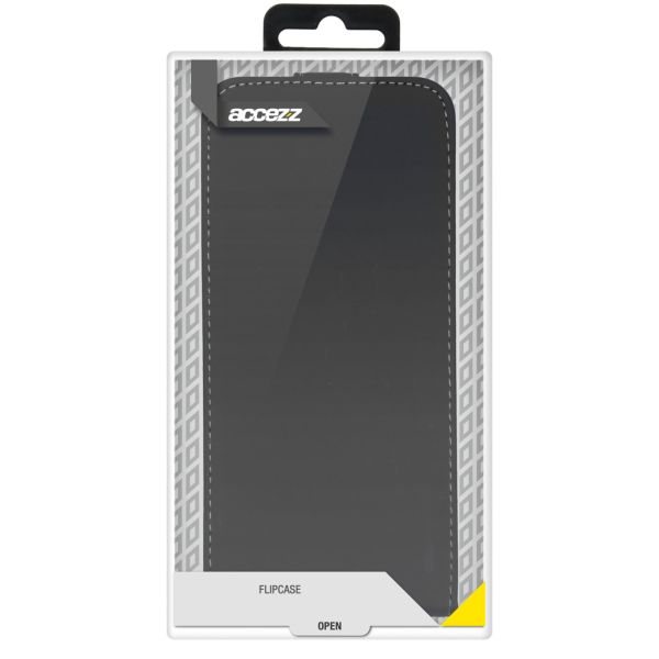 Accezz Flipcase iPhone 13 - Zwart / Schwarz / Black