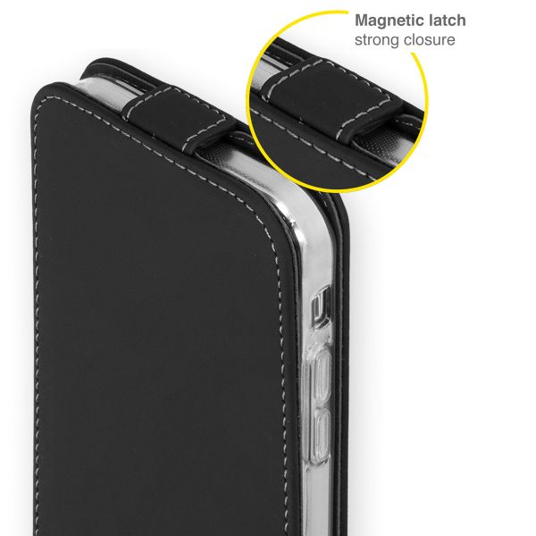 Accezz Flipcase iPhone 13 Pro - Zwart / Schwarz / Black