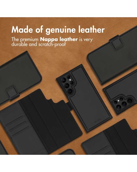 Premium Leather 2 in 1 Klapphülle für das Samsung Galaxy S22 Ultra - Schwarz