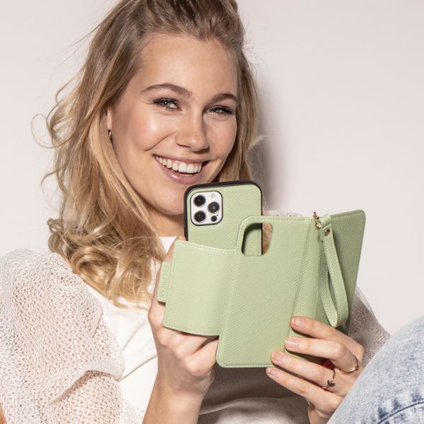 Llyr 2-in-1 Uitneembare Slang Bookcase iPhone 12 (Pro) - Groen / Green
