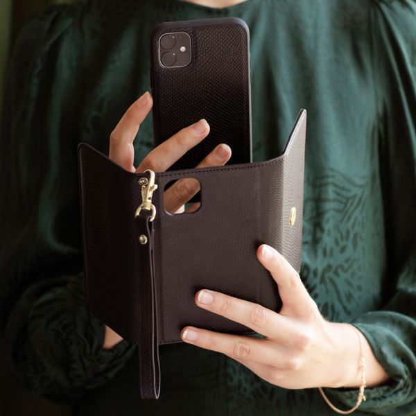Selencia Tierra Uitneembare Slang Clutch iPhone 12 (Pro) - Zwart / Schwarz / Black