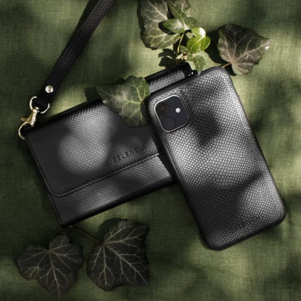 Selencia Tierra Uitneembare Slang Clutch iPhone 12 (Pro) - Zwart / Schwarz / Black
