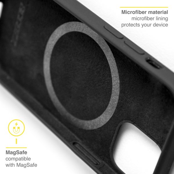 Accezz Liquid Silicone Backcover met MagSafe iPhone 12 Pro Max