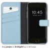 Echtleder Klapphülle Hellblau für das iPhone SE (2022 / 2020) / 8 / 7 / 6(s)