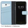 Echtleder Klapphülle Hellblau für das iPhone SE (2022 / 2020) / 8 / 7 / 6(s)