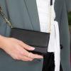 Selencia Tierra Uitneembare Slang Clutch iPhone 12 (Pro) - Zwart / Schwarz / Black